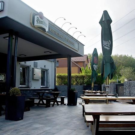 Penzion 68 Hotel Kladno Exterior foto